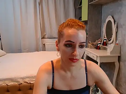 AnneDevrim online show from 11.12.25