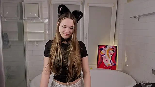 LeenaPuita online show from 02.05.26