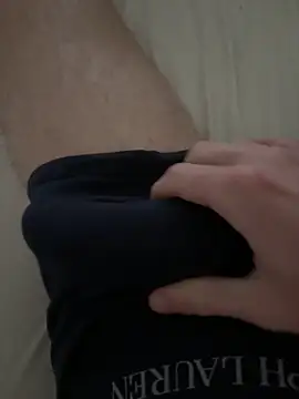 Snapshot of chibraxFR chatting on 11.04.25 chibraxFR online show from 11.04.25