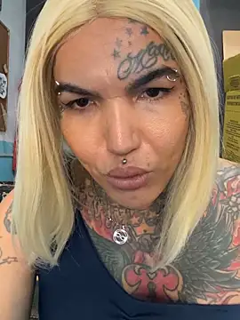 Snapshot of euscarlethotgirl chatting on 11.13.25 euscarlethotgirl online show from 11.13.25