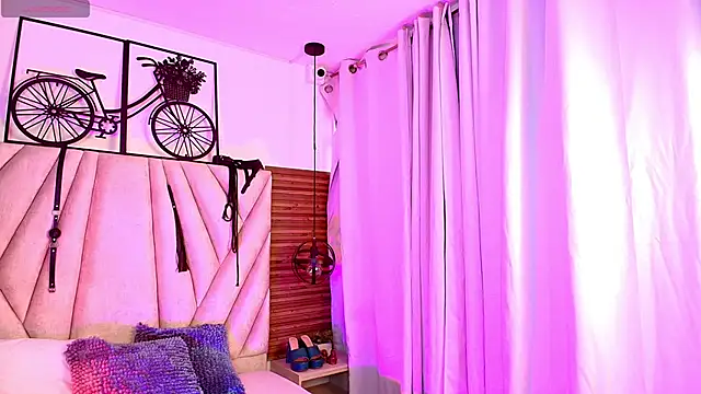 Snapshot of KimberlyFox_t chatting on 05.07.26 KimberlyFox t online show from 05.07.26