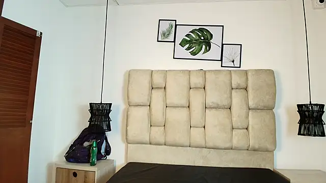 Snapshot of KimberlyFox_t chatting on 05.28.26 KimberlyFox t online show from 05.28.26