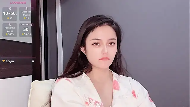 Snapshot of Yesenia- chatting on 11.23.25 Yesenia- online show from 11.23.25