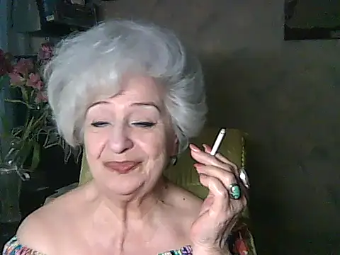 Snapshot of ValeriaKroww chatting on 06.05.26 ValeriaKroww online show from 06.05.26