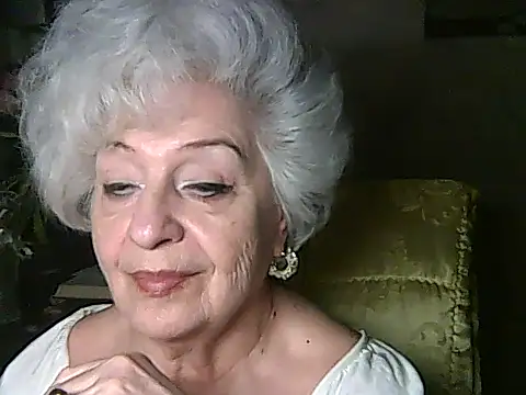 Snapshot of ValeriaKroww chatting on 06.05.26 ValeriaKroww online show from 06.05.26