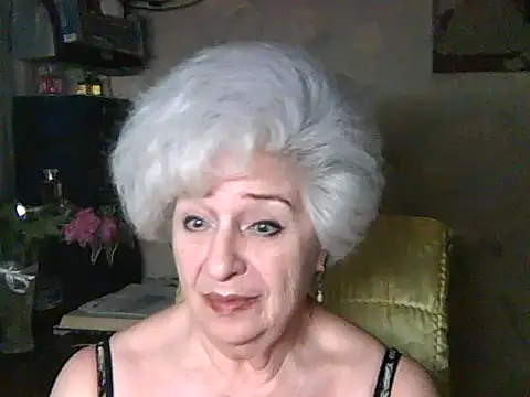 Snapshot of ValeriaKroww chatting on 06.14.26 ValeriaKroww online show from 06.14.26
