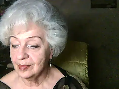 Snapshot of ValeriaKroww chatting on 06.17.26 ValeriaKroww online show from 06.17.26