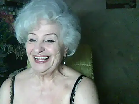 Snapshot of ValeriaKroww chatting on 06.20.26 ValeriaKroww online show from 06.20.26