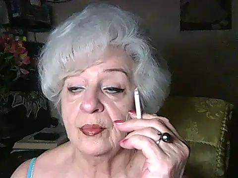 Snapshot of ValeriaKroww chatting on 06.20.26 ValeriaKroww online show from 06.20.26