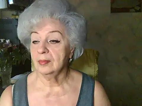 Snapshot of ValeriaKroww chatting on 07.14.26 ValeriaKroww online show from 07.14.26