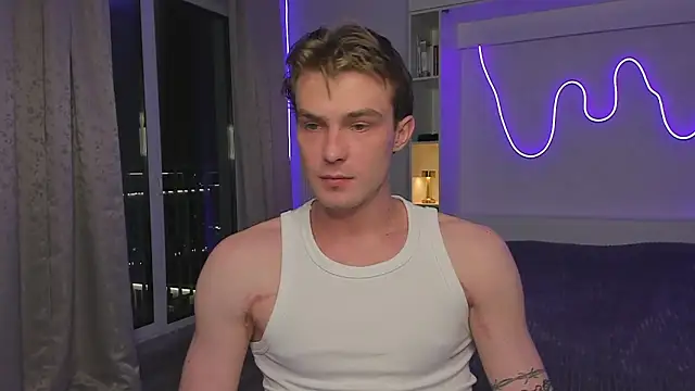 Snapshot of DanteRay chatting on 11.08.25 DanteRay online show from 11.08.25