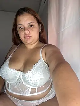 Snapshot of HannaaG chatting on 11.06.25 HannaaG online show from 11.06.25