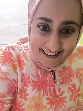 Snapshot of buseck_k chatting on 11.04.25 buseck k online show from 11.04.25