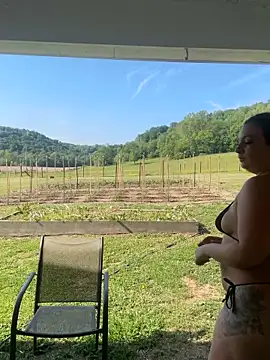 Snapshot of thickfarmtwat chatting on 05.19.26 thickfarmtwat online show from 05.19.26