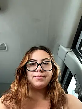 Snapshot of FreakyDreama chatting on 11.12.25 FreakyDreama online show from 11.12.25