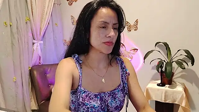 Bella Exhibition online show from 11.25.25