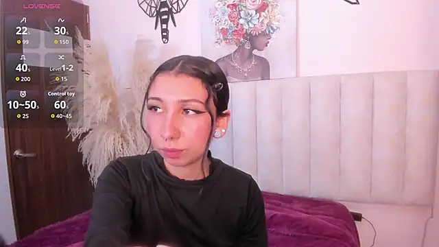 Isabella Crofts online show from 03.20.26