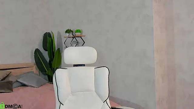 Ella Burns online show from 11.14.25