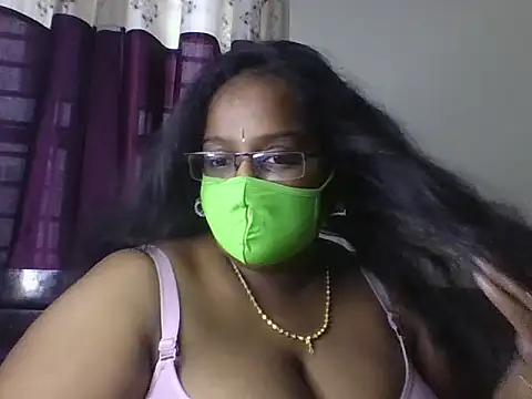 Snapshot of hootypriya chatting on 05.09.26 hootypriya online show from 05.09.26
