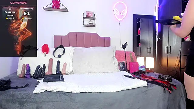 Victoria Wilde  online show from 03.24.26