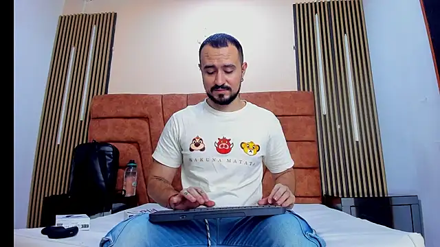 Snapshot of HARRY_FLYNN chatting on 11.07.25 HARRY FLYNN online show from 11.07.25