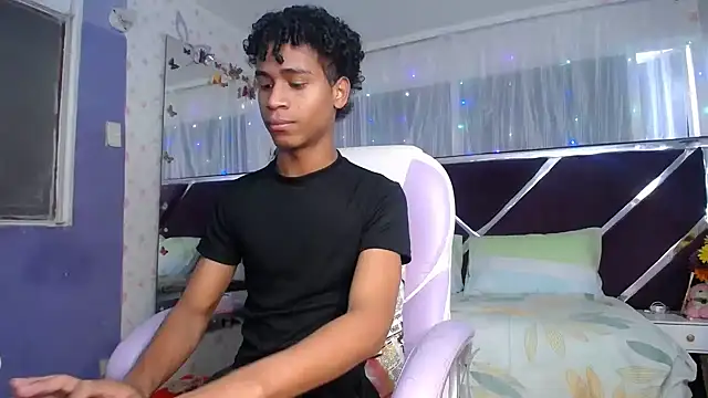 Santy bigcock 01 online show from 04.04.26