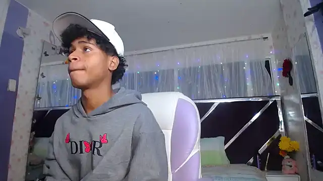Santy bigcock 01 online show from 04.22.26