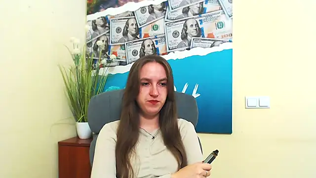 Snapshot of Nesie-Stoun chatting on 11.07.25 Nesie-Stoun online show from 11.07.25