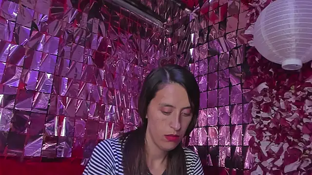 Snapshot of mia_luna_ed chatting on 11.17.25 mia luna ed online show from 11.17.25