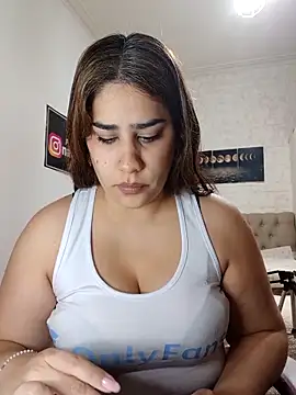 Snapshot of nahiarabiel33 chatting on 05.19.26 nahiarabiel33 online show from 05.19.26