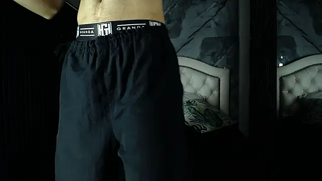 Snapshot of Bry_Dalton chatting on 11.11.25 Bry Dalton online show from 11.11.25