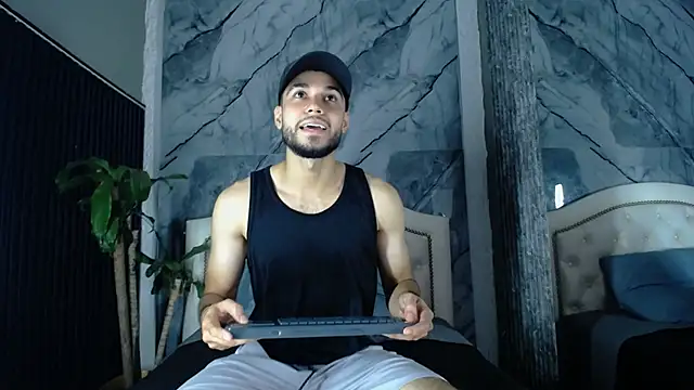 Snapshot of Bry_Dalton chatting on 11.12.25 Bry Dalton online show from 11.12.25