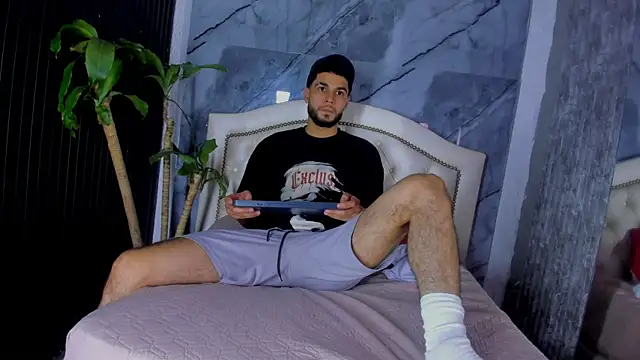 Snapshot of Bry_Dalton chatting on 11.13.25 Bry Dalton online show from 11.13.25