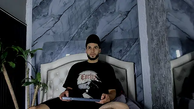 Snapshot of Bry_Dalton chatting on 11.15.25 Bry Dalton online show from 11.15.25