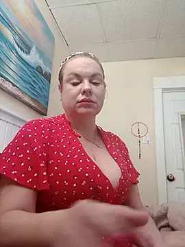 Snapshot of LisaMillerx chatting on 11.16.25 LisaMillerx online show from 11.16.25