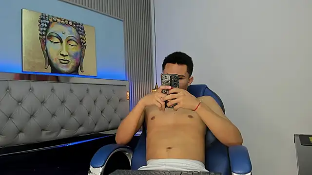 Snapshot of Liams18 chatting on 05.22.26 Liams18 online show from 05.22.26