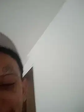 Snapshot of Bieelzinn01 chatting on 11.07.25 Bieelzinn01 online show from 11.07.25