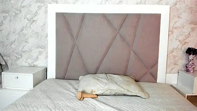 Madhison 5 online show from 12.22.25