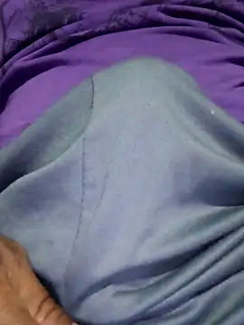 Snapshot of Alvaroz1992 chatting on 11.23.25 Alvaroz1992 online show from 11.23.25