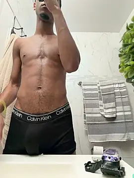 Snapshot of drpapi1942 chatting on 11.13.25 drpapi1942 online show from 11.13.25