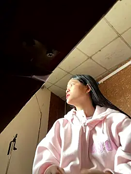 Snapshot of Beolulu chatting on 01.17.26 Beolulu online show from 01.17.26