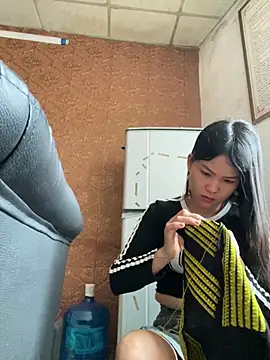 Snapshot of Beolulu chatting on 02.05.26 Beolulu online show from 02.05.26