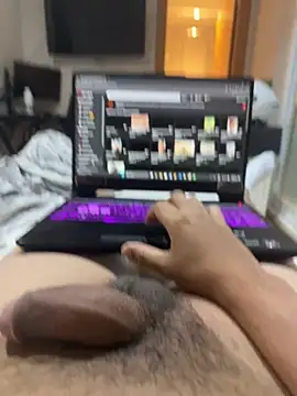 Snapshot of Hernan268 chatting on 11.05.25 Hernan268 online show from 11.05.25