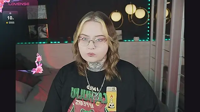 Snapshot of Arya_Addams chatting on 11.08.25 Arya Addams online show from 11.08.25