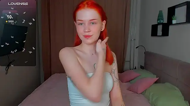 Snapshot of alice_with_freckles chatting on 02.15.26 alice with freckles online show from 02.15.26