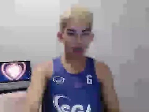 Snapshot of Urhotsilverboy chatting on 05.27.26 Urhotsilverboy online show from 05.27.26