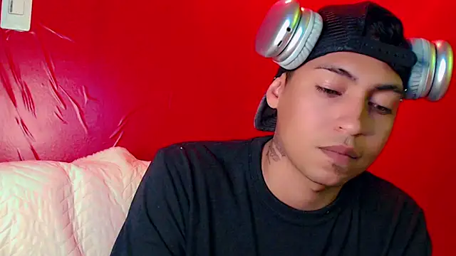 Snapshot of LPYsami773 chatting on 11.08.25 LPYsami773 online show from 11.08.25