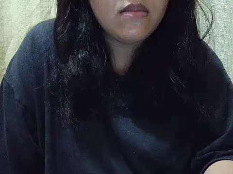 Snapshot of fluffy_raa chatting on 11.22.25 fluffy raa online show from 11.22.25