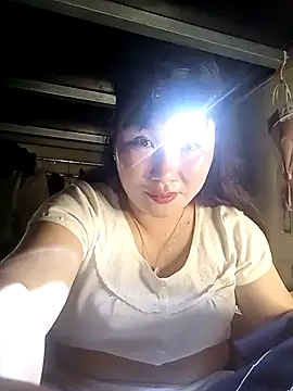 Snapshot of Helen_kelly chatting on 11.15.25 Helen kelly online show from 11.15.25