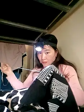 Snapshot of Helen_kelly chatting on 12.20.25 Helen kelly online show from 12.20.25